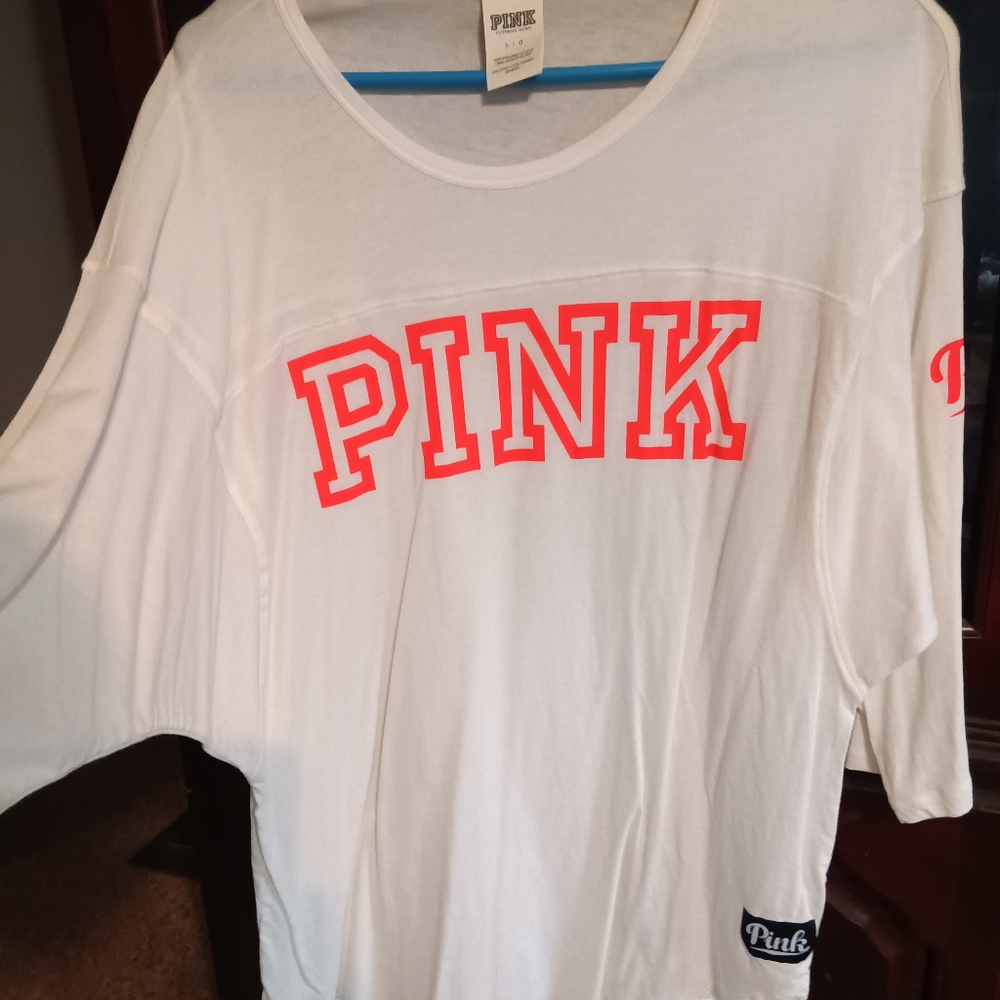 V.S Pink Top 3/4 sleeve size Large